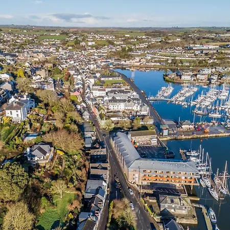 The Town House Kinsale, Hosted By Exquisite Homes, Sleeps 16 Casa de Férias *