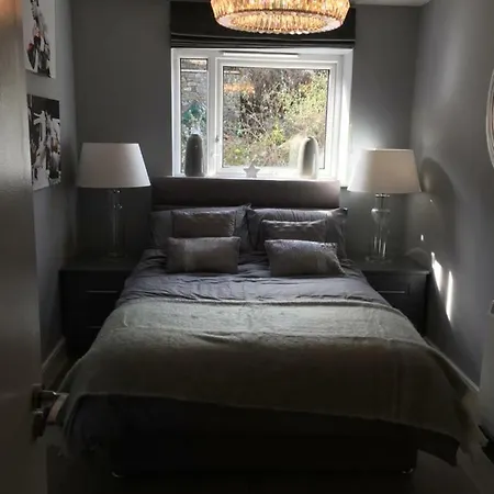 Semesterbostad The Town House Kinsale, Hosted By Exquisite Homes, Sleeps 16 Kinsale