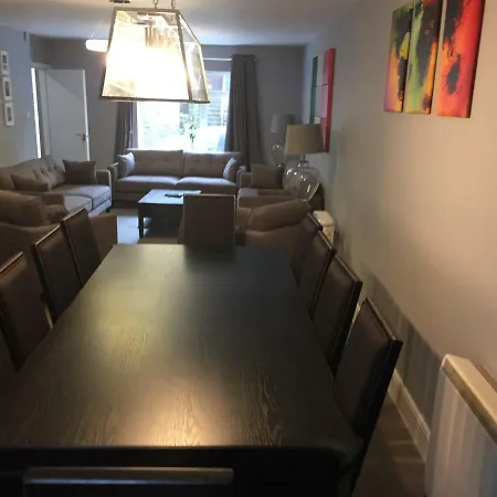 Semesterbostad The Town House Kinsale, Hosted By Exquisite Homes, Sleeps 16 Kinsale