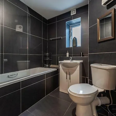 The Town House Kinsale, Hosted By Exquisite Homes, Sleeps 16