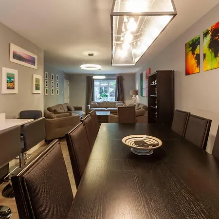 Semesterbostad The Town House Kinsale, Hosted By Exquisite Homes, Sleeps 16