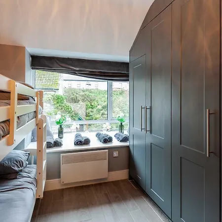 Semesterbostad The Town House Kinsale, Hosted By Exquisite Homes, Sleeps 16